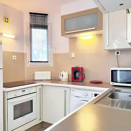 Duplex 3 Pièces Avec Piscine, Terrasse Et Parking - 6 Couchages - - Fr-1-251-563