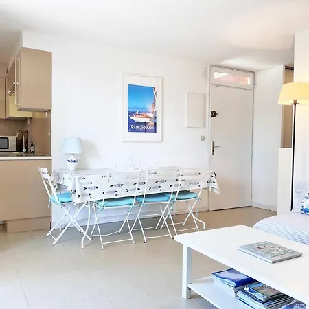 Duplex 3 Pièces Avec Piscine, Terrasse Et Parking - 6 Couchages - - Fr-1-251-563 Appartamento Le Lavandou